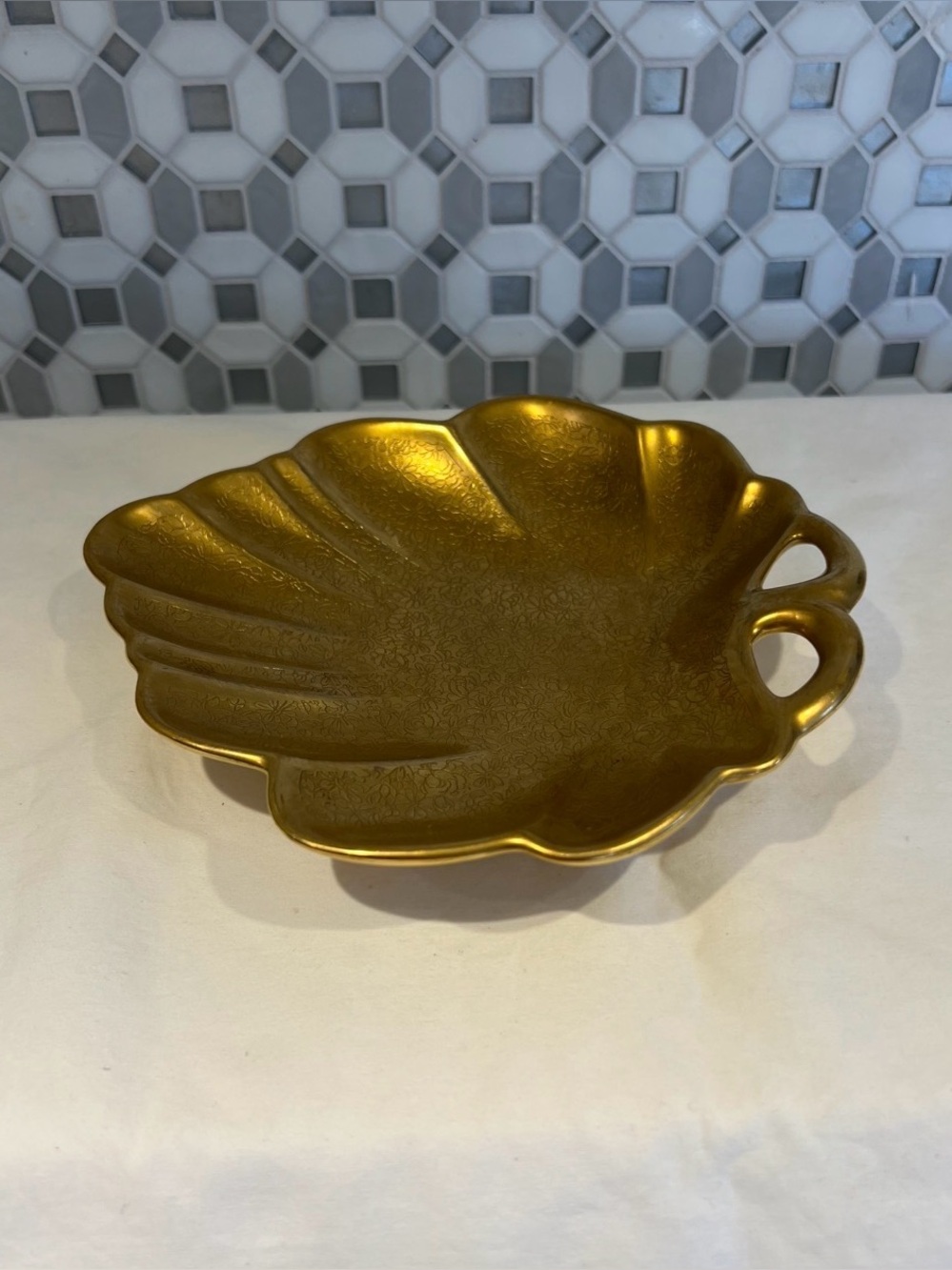 Pickard Rose and Daisy Gold Encrusted Leaf Dish 300